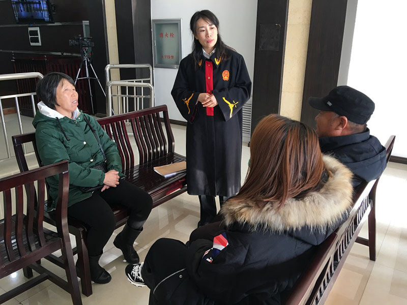 法官正在調解