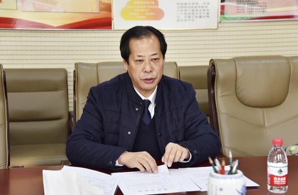 錦州市委政法委政治部主任、機關黨總支副書記李偉做專題發言