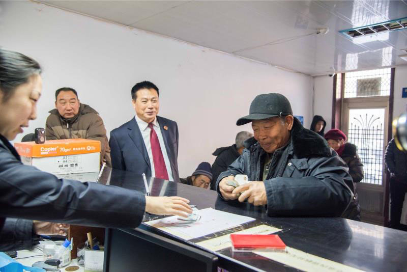 老邊區院偵查監督科在監督王某勝拒不支付勞動報酬案中延伸監督職能追回工資款并監督發放給農民工