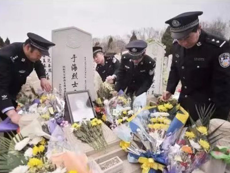 祭奠烈士于海是傳統教育的必備內容