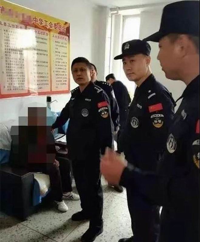 葫蘆島市公安局連山分局巡特警機動大隊救援小組成功救回輕生少年