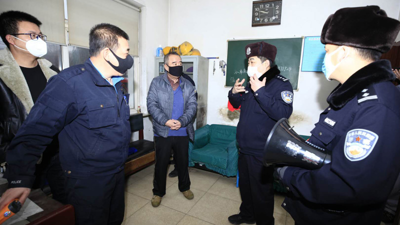 民警深入企業開展工作