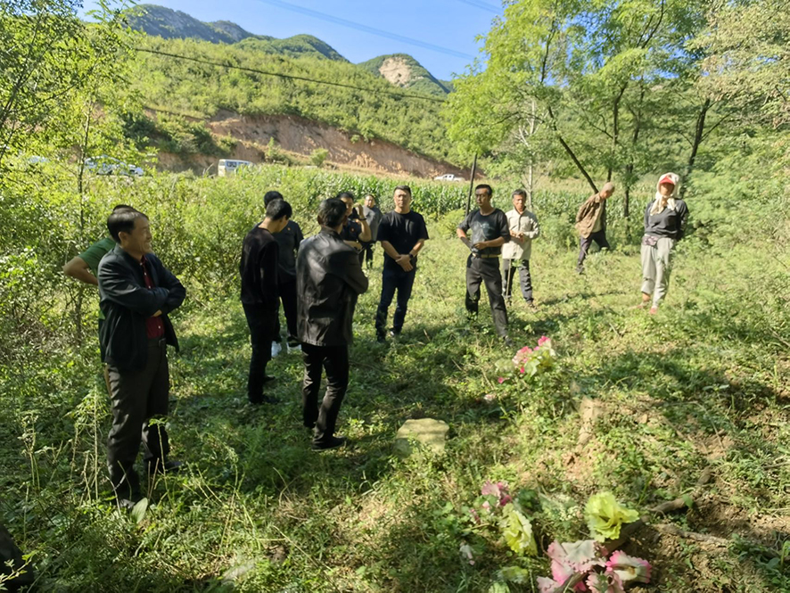 法官到現場了解情況。