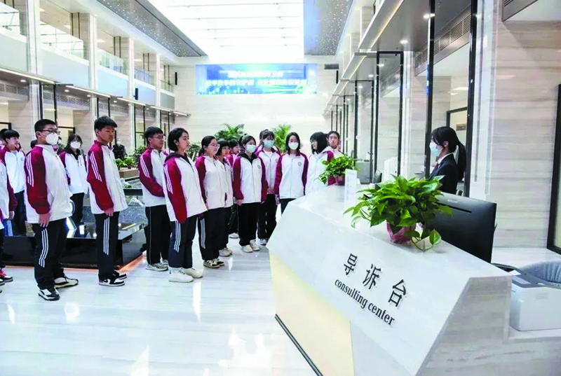 沈陽市第五十一中學50余名學生走進沈陽知識產權法庭