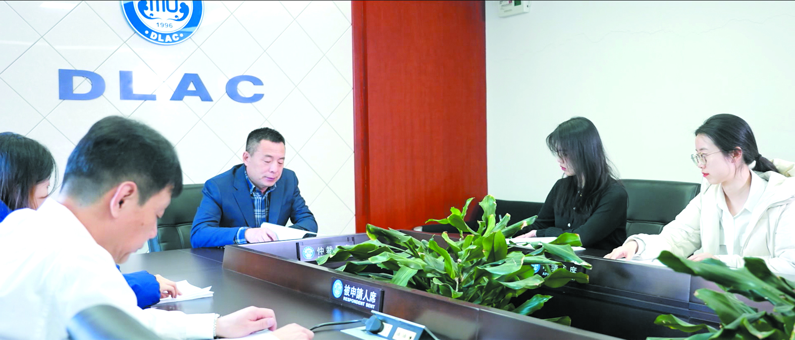 仲裁庭審理建設工程類案件。副本