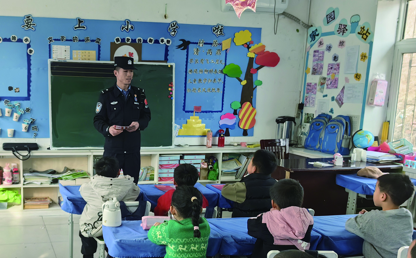 丹東  民警為孩子們講解火災案例